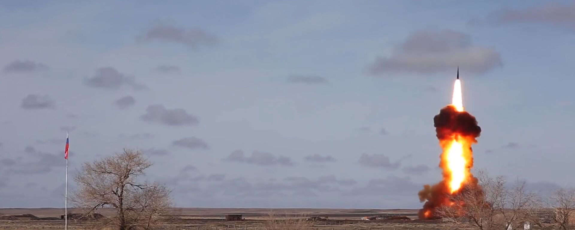 Teste do novo míssil russo no polígono de Sary-Shagan, no Cazaquistão  - Sputnik Brasil, 1920, 02.08.2025
