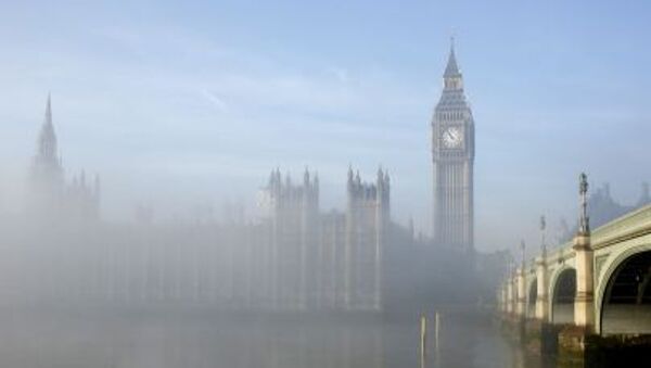 Nevoeiro no centro de Londres - Sputnik Brasil