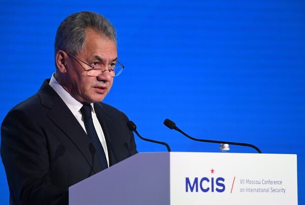 Autoconfiança dos EUA pode colocar mundo em risco, afirma ministro da Defesa da Rússia - Sputnik Brasil