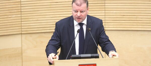 O novo primeiro-ministro lituano, Saulius Skvernelis, fala durante uma sessão do Seimas da República da Lituânia, em Vilnius, a 13 de dezembro de 2016. - Sputnik Brasil