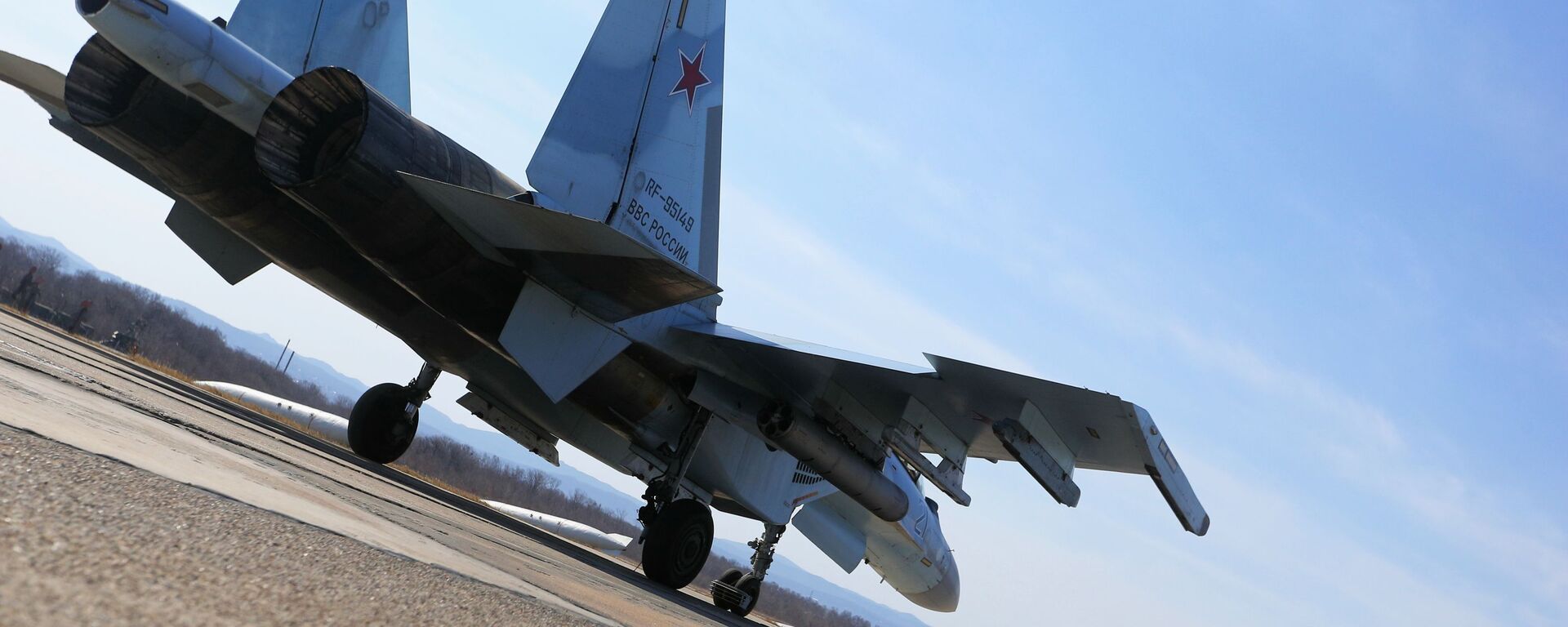 Caça Su-35 nas competições de pilotos militares Aviadarts 2018 em Primorie - Sputnik Brasil, 1920, 12.03.2025