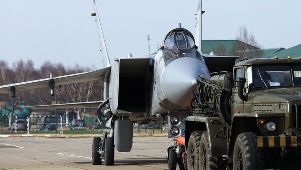 Preparações do caça MiG-31 para decolagem - Sputnik Brasil