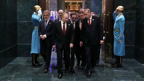 Presidente da Rússia, Vladimir Putin, e seu homólogo turco, Recep Tayyip Erdogan, durante um encontro bilateral no Palácio Presidencial de Ancara - Sputnik Brasil
