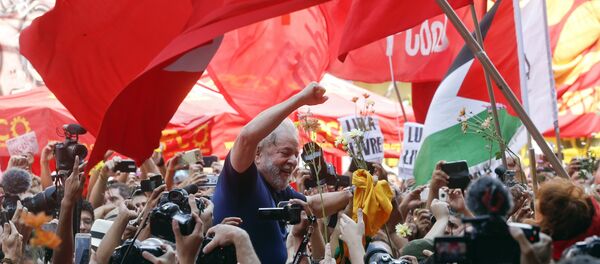 Lula em ato no Sindicato dos Metalúrgicos do ABC. - Sputnik Brasil