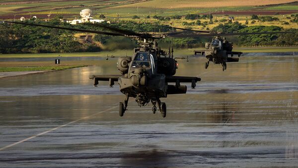 Helicópteros AH-64E Apache da 16ª Brigada de Aviação de Combate das Forças Armadas dos Estados Unidos - Sputnik Brasil