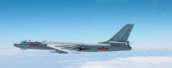 Bombardeiro X-H-6 da Força Aérea da China - Sputnik Brasil