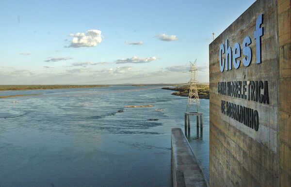 Coronavírus: governo vai injetar R$ 150 bilhões na economia, anuncia Guedes - Sputnik Brasil