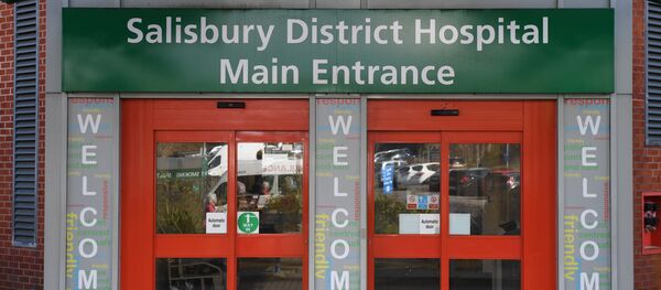 Entrada do Hospital Distrital de Salisbury, para onde foram levados o ex-espião Sergei e sua filha Yulia, 6 de março de 2018. - Sputnik Brasil