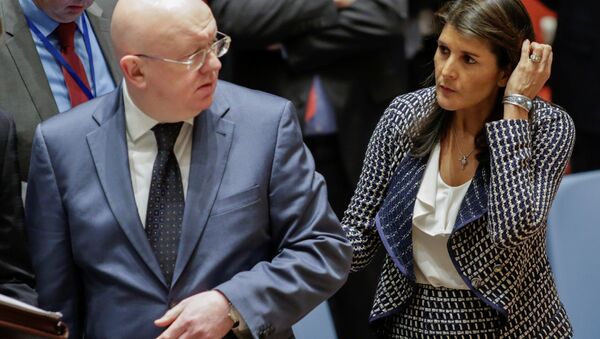 United States Ambassador to the United Nations Nikki Haley and Russian Ambassador to the United Nations Vasily Nebenzya are seen before the United Nations Security Council meeting on Syria at the U.N. headquarters in New York, U.S., April 13, 2018 - Sputnik Brasil
