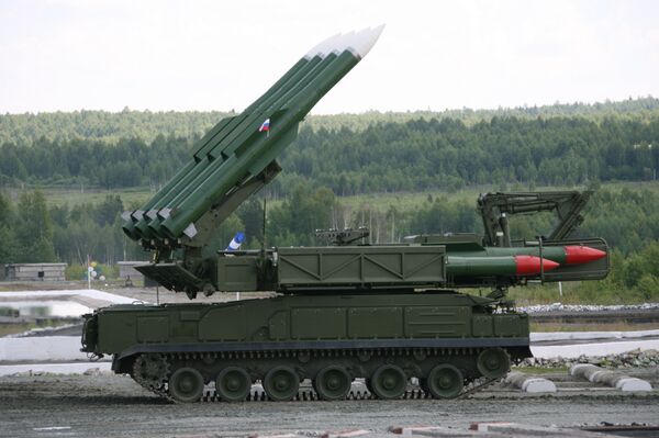 Sistema de mísseis russo Buk-M2E - Sputnik Brasil