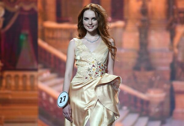 Uma das finalistas do concurso Miss Rússia 2018 durante a final na sala de concertos Barvikha, em Moscou - Sputnik Brasil