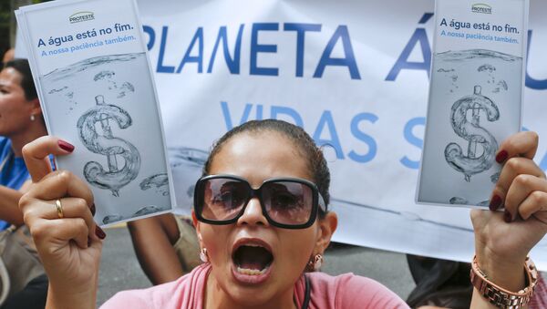 Protesto contra o racionamento de água - Sputnik Brasil