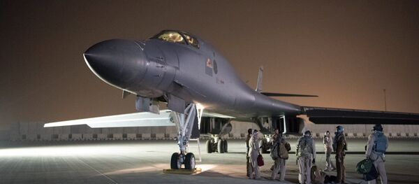 A U.S. Air Force B-1B Lancer and crew, being deployed to launch strike as part of the multinational response to Syria's use of chemical weapons, is seen in this image released from Al Udeid Air Base, Doha, Qatar on April 14, 2018 - Sputnik Brasil