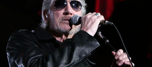 Roger Waters durante um show em Barcelona - Sputnik Brasil