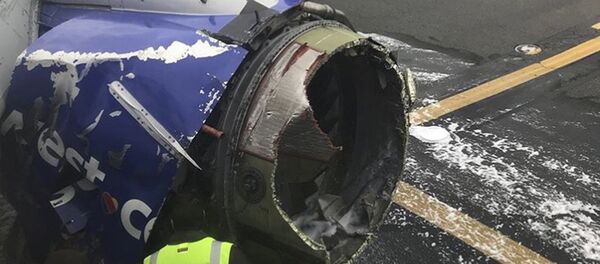 Avião da Southwest Airlines danificado - Sputnik Brasil