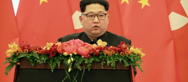 Líder da Coreia do Norte, Kim Jong Un discursa durante viagem a Pequim, China - Sputnik Brasil