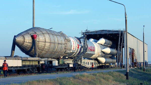 Veículo de lançamento espacial Proton-M no cosmódromo de Baikonur - Sputnik Brasil