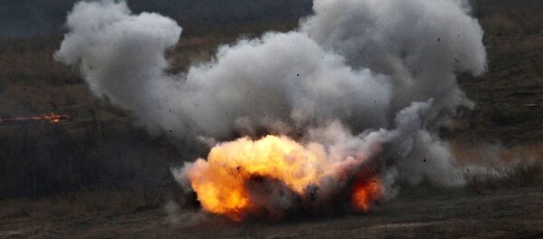 Disparo de lança-chamas russo Shmel - Sputnik Brasil