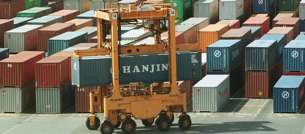 Movimentação de cargas no Terminal de Contêineres do porto de Bremerhaven, Alemanha, 10 de maio de 2000 - Sputnik Brasil