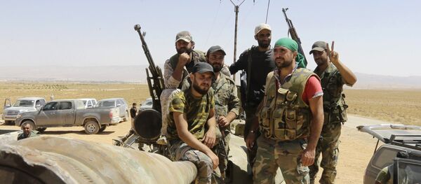 Exército sírio vigia a região de Qalamoun, Síria (foto de arquivo) - Sputnik Brasil