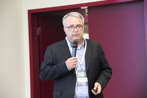 Rodrigo Quevedo Silva, presidente da Associação Chilena da Robótica, durante a 6ª conferência anual de robótica Skolkovo Robotics, em 24 de abril de 2018 - Sputnik Brasil