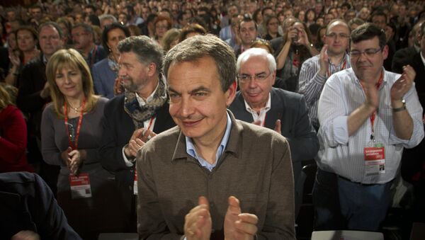 Spain's former Prime Minister Jose Luis Rodriguez Zapatero looks on during the national congress in Seville, on Saturday, Feb. 4, 2012 - Sputnik Brasil