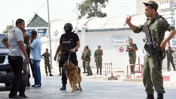 Autoridades alegam que o responsável pelo ataque em quartel de Túnis sofria de problemas psicológicos - Sputnik Brasil