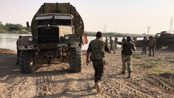 O exército sírio próximo do rio Eufrates em Deir ez-Zor. Foto do arquivo - Sputnik Brasil