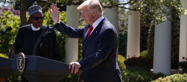 Presidente norte-americano, Donald Trump, durante a coletiva de imprensa com o seu homólogo nigeriano Muhammadu Buhari, Washington, 30 de abril - Sputnik Brasil