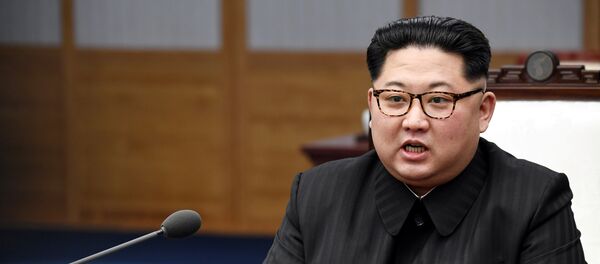 Kim Jong-un, líder norte-coreano, durante a reunião com o presidente da Corea do Sul, Moon Jae-in - Sputnik Brasil
