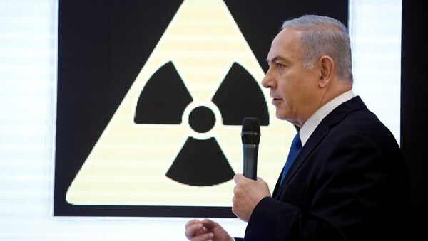 O primeiro-ministro de Israel, Benjamin Netanyahu, durante uma coletiva de imprensa no Ministério da Defesa em 30 de abril de 2018 - Sputnik Brasil