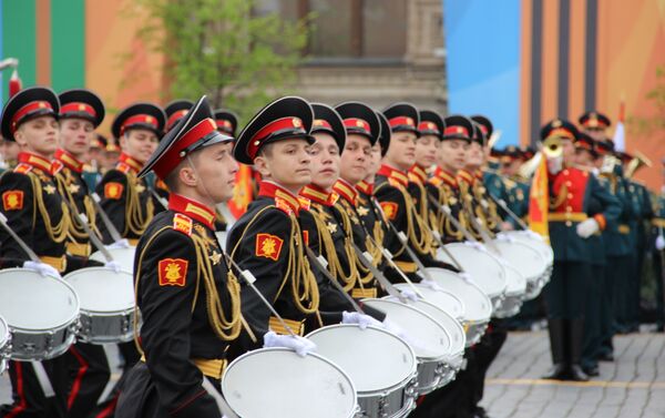 Estudantes do Colégio de Música Militar de Moscou participam do ensaio geral da 73ª Parada da Vitória, em 6 de maio de 2018, na Praça Vermelha - Sputnik Brasil