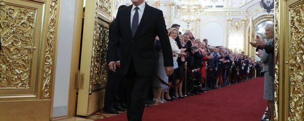 Vladimir Putin durante cerimônia solene de posse no Kremlin, Moscou, 7 de maio de 2018 Vladimir Putin durante cerimônia solene de posse no Kremlin, Moscou, 7 de maio de 2018 - Sputnik Brasil