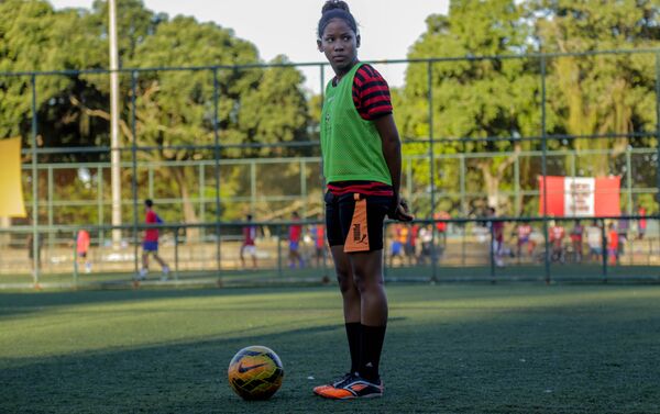 Rafaela Cristina Granthom Nascimento, jogadora da seleção brasileira na Street Child World Cup 2018. - Sputnik Brasil