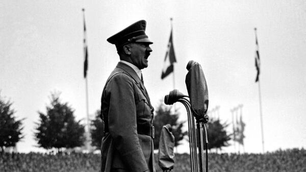 Adolf Hitler, líder da Alemanha nazista, se endereçando a grupos de jovens fascistas em Nuremberg, 11 de setembro de 1937 - Sputnik Brasil