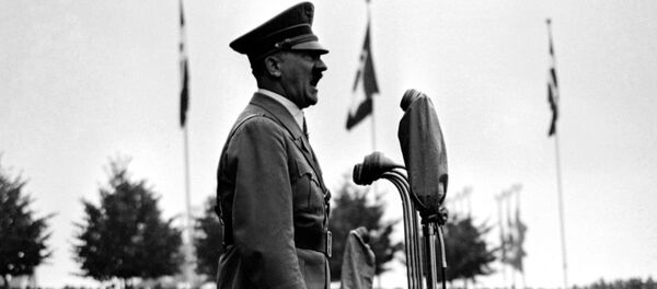 Adolf Hitler, líder da Alemanha nazista, se endereçando a grupos de jovens fascistas em Nuremberg, 11 de setembro de 1937 - Sputnik Brasil