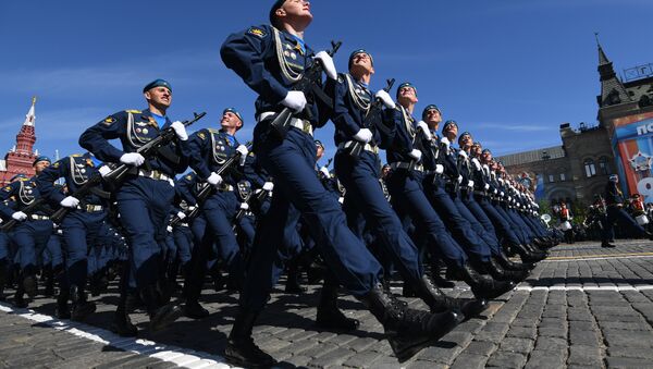 Militares da Força Aeroespacial desfilando na Parada da Vitória na Praça Vermelha, 9 de maio de 2018 - Sputnik Brasil