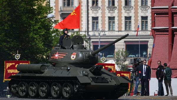 Tanque T-34 na Parada da Vitória em Moscou, 9 de maio de 2018 - Sputnik Brasil