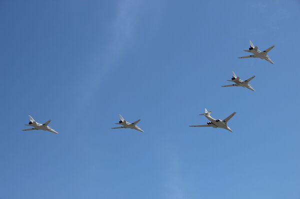 Tu-160 russo atinge velocidade supersônica e despista caças F-35, diz mídia - Sputnik Brasil