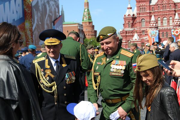 Participantes da 73ª Parada da Vitória, na Praça Vermelha, em 9 de maio de 2018 - Sputnik Brasil