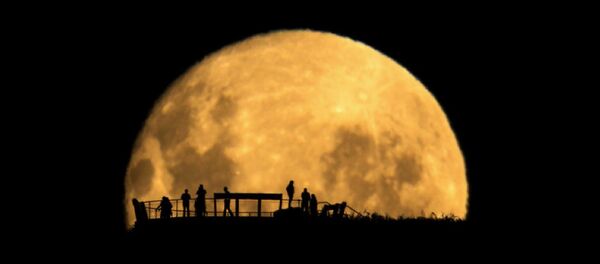 Moon Silhouettes by Mark Gee - Sputnik Brasil