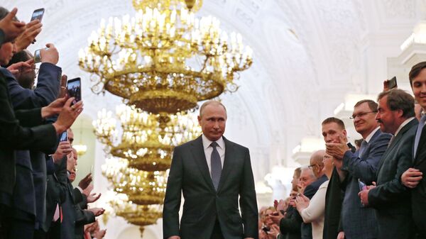 Presidente eleito russo, Vladimir Putin durante a cerimônia de posse no Kremlin, em 7 de maio de 2018 - Sputnik Brasil