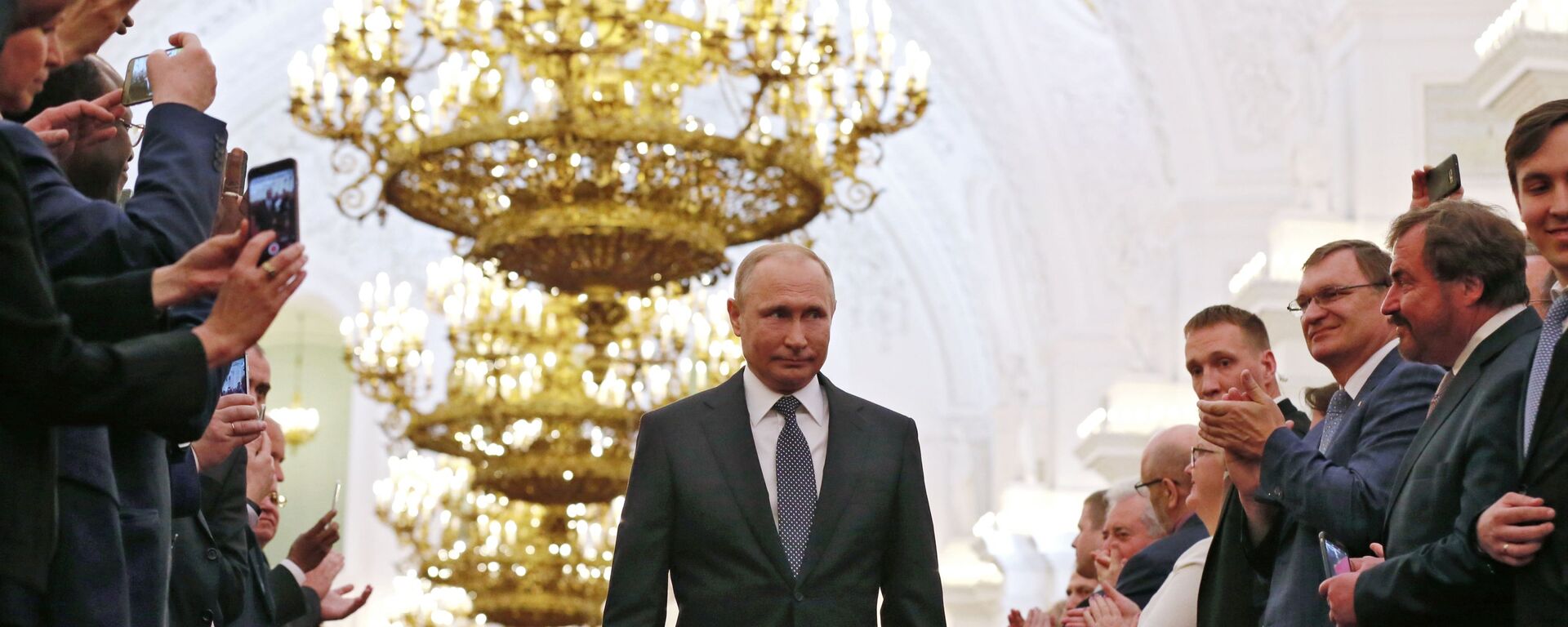 Presidente eleito russo, Vladimir Putin durante a cerimônia de posse no Kremlin, em 7 de maio de 2018 - Sputnik Brasil, 1920, 06.05.2024