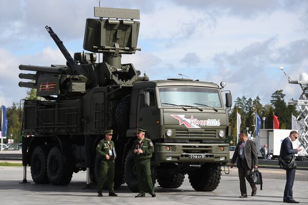 Sistema Pantsir durante fórum internacional técnico-militar ARMY-2016 Sistema Pantsir durante fórum internacional técnico-militar ARMY-2016 - Sputnik Brasil