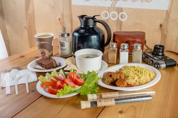 Pratos do restaurante Meatball Box - Sputnik Brasil