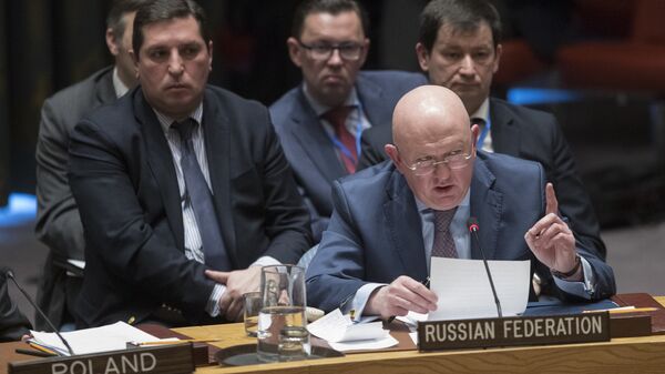 Embaixador da Rússia na ONU, Vasily Nebenzya, falando no Conselho de Segurança da ONU, em 18 de abril de 2018 - Sputnik Brasil