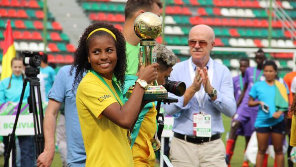 Taisa, capitã da equipe brasileira na Street Child World Cup 2018, escolhida como melhor jogadora do torneio com 14 golos marcados, em Moscou, em 16 de maio de 2018 - Sputnik Brasil
