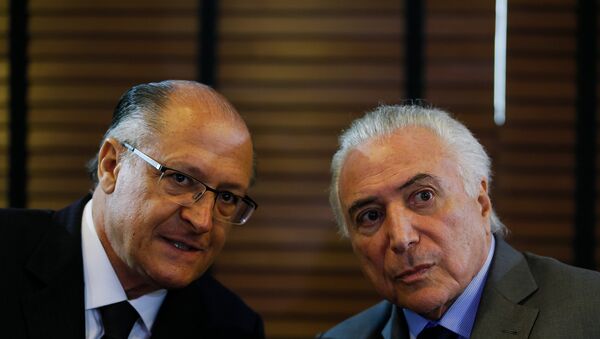 Ex-governador de São Paulo, Geraldo Alckmin, ao lado do presidente Michel Temer - Sputnik Brasil