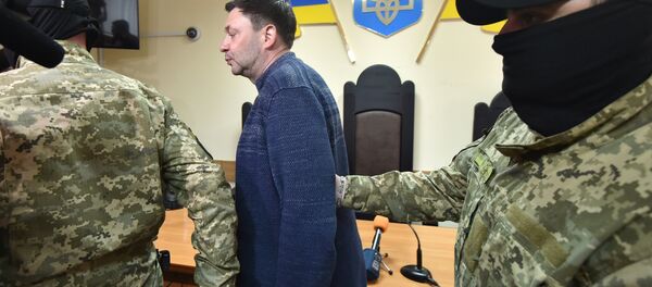 Chefe da agência de notícias RIA Novosti Ucrânia, Kirill Vyshinsky, no Tribunal de Kherson, na Ucrânia, em 17 de maio de 2018 - Sputnik Brasil