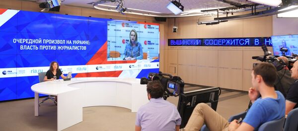 Esposa de Kirill Vyshinsky, Irina Vyshinskaya, durante entrevista com a Sputnik por satélite - Sputnik Brasil